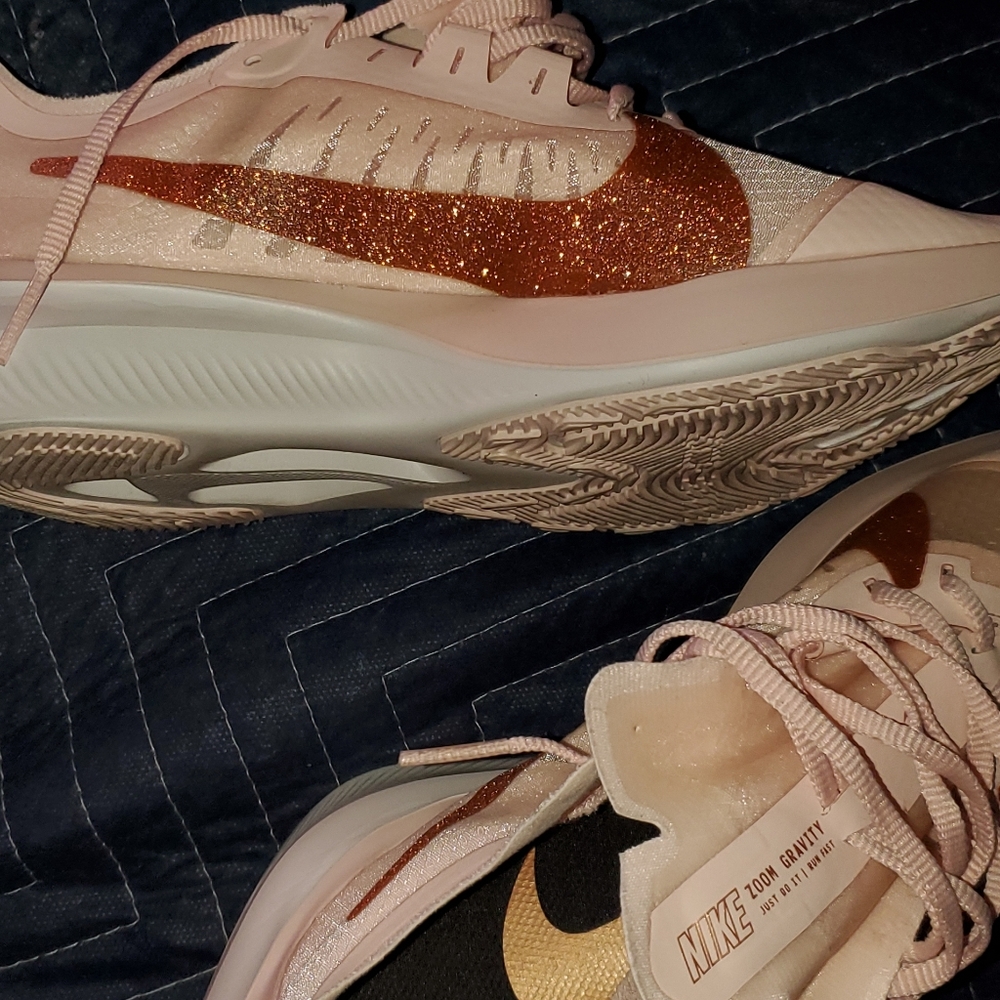 7.5 Nike Gravity Zoom ladies